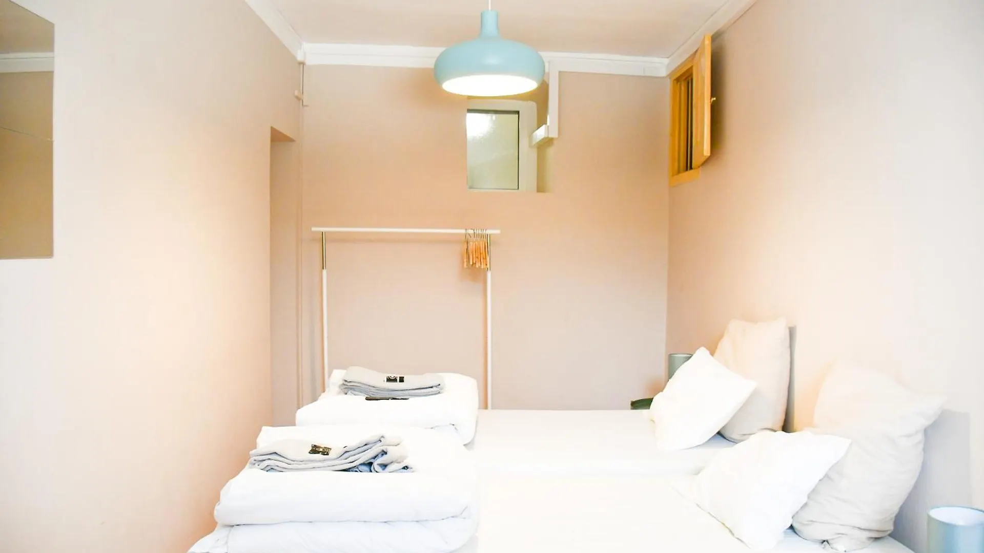Wot New Lisbon Hostel