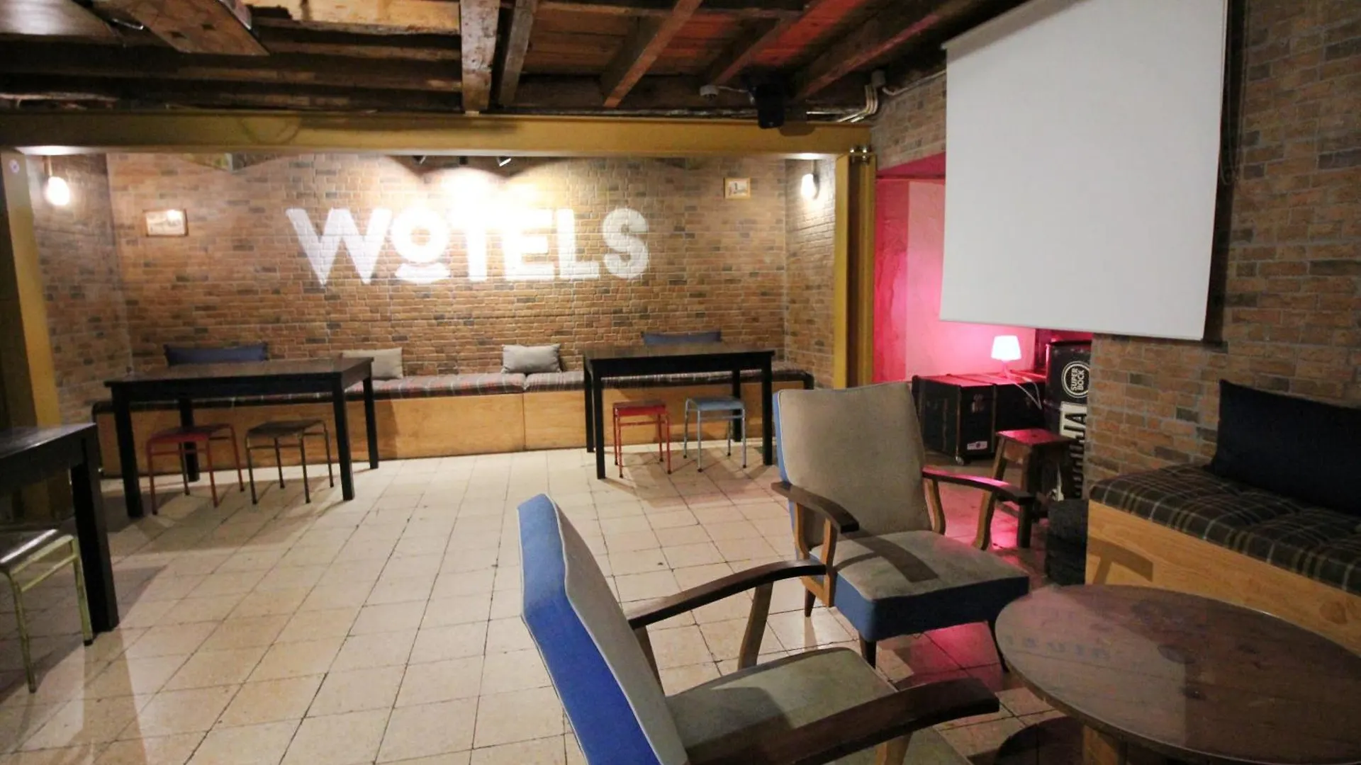 Wot New Lisbon Hostel