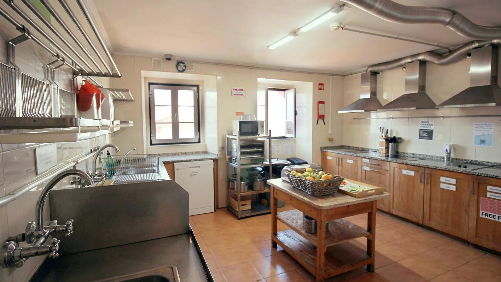 Wot New Lisbon Hostel